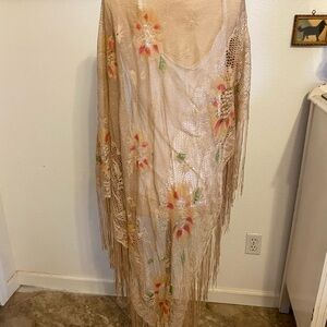 American Vintage Cream Crochet Fringe Shawl with Floral Accents
